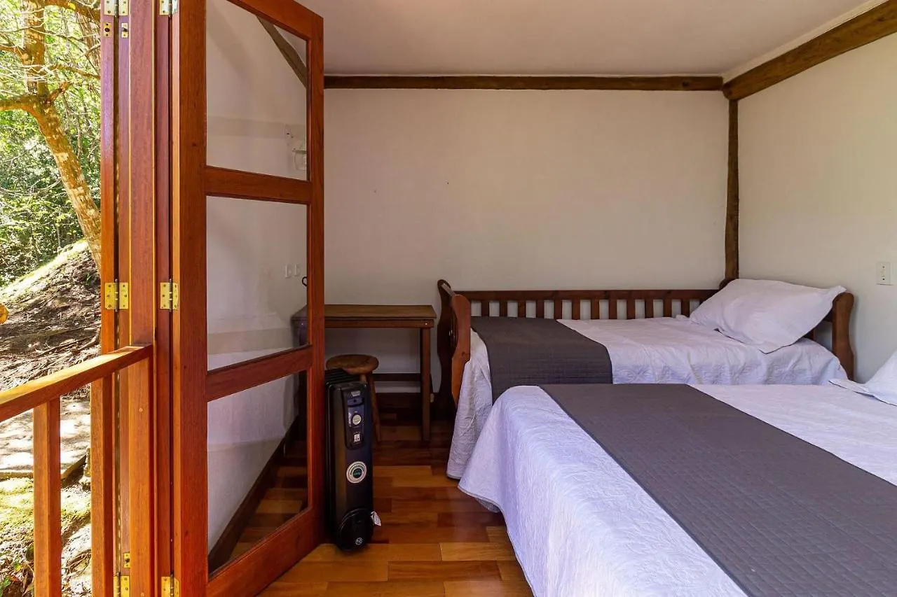 Casa Com Area Gourmet Perto Do Parque Amantikir Villa Campos do Jordao Brazil
